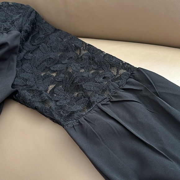 Women's Plus Size Lace Lantern Sleeve Blouse - Picture 9 of 9